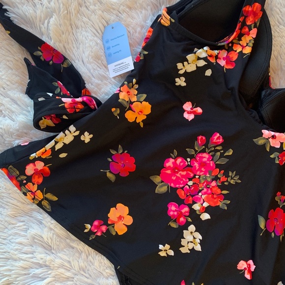 Lands End Black and Floral Tankini Top - Picture 11 of 16